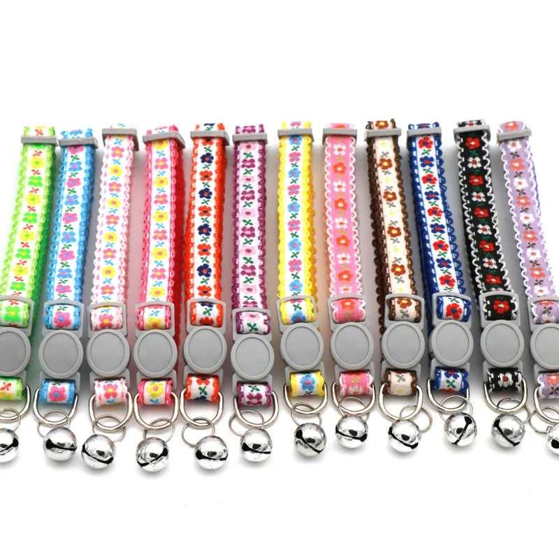 Modern Floral Embroidery Pattern Cat Collar with Break-Away Safety Buckle Quick Release Small Bell-Adjustable Nylon